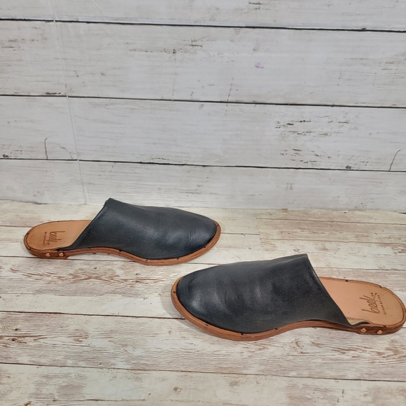 Beek Seagull  Mules in black leather - Picture 9 of 11